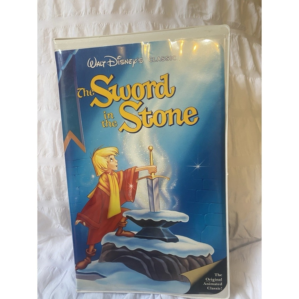 Walt Disney The Sword And The Stone VHS Black Diamond Clamshell 1992
